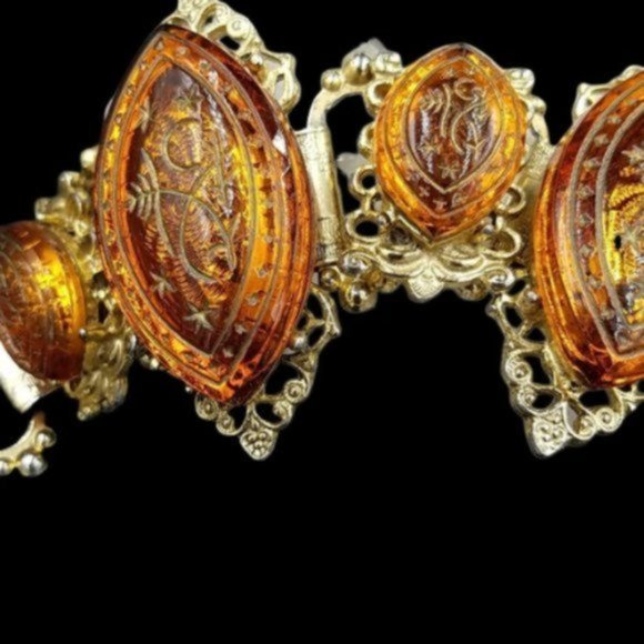 Magnificent Vintage Topaz Molded Glass Book Chain Bracelet - Picture 6 of 6